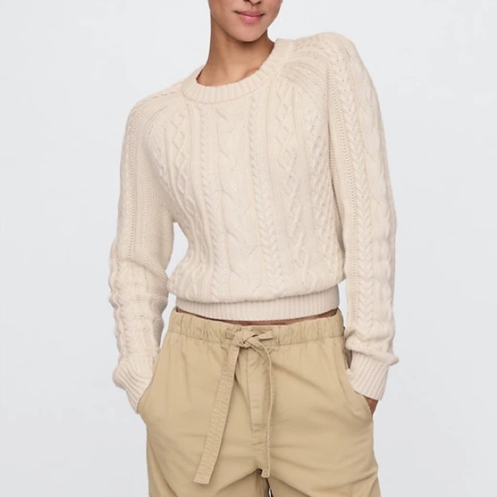 NEW GAP Classic Cable-Knit Sweater